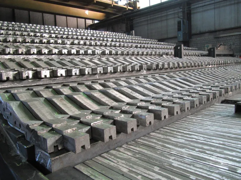 Kablitz type 116 push-over grate with longitudinally stepped sections